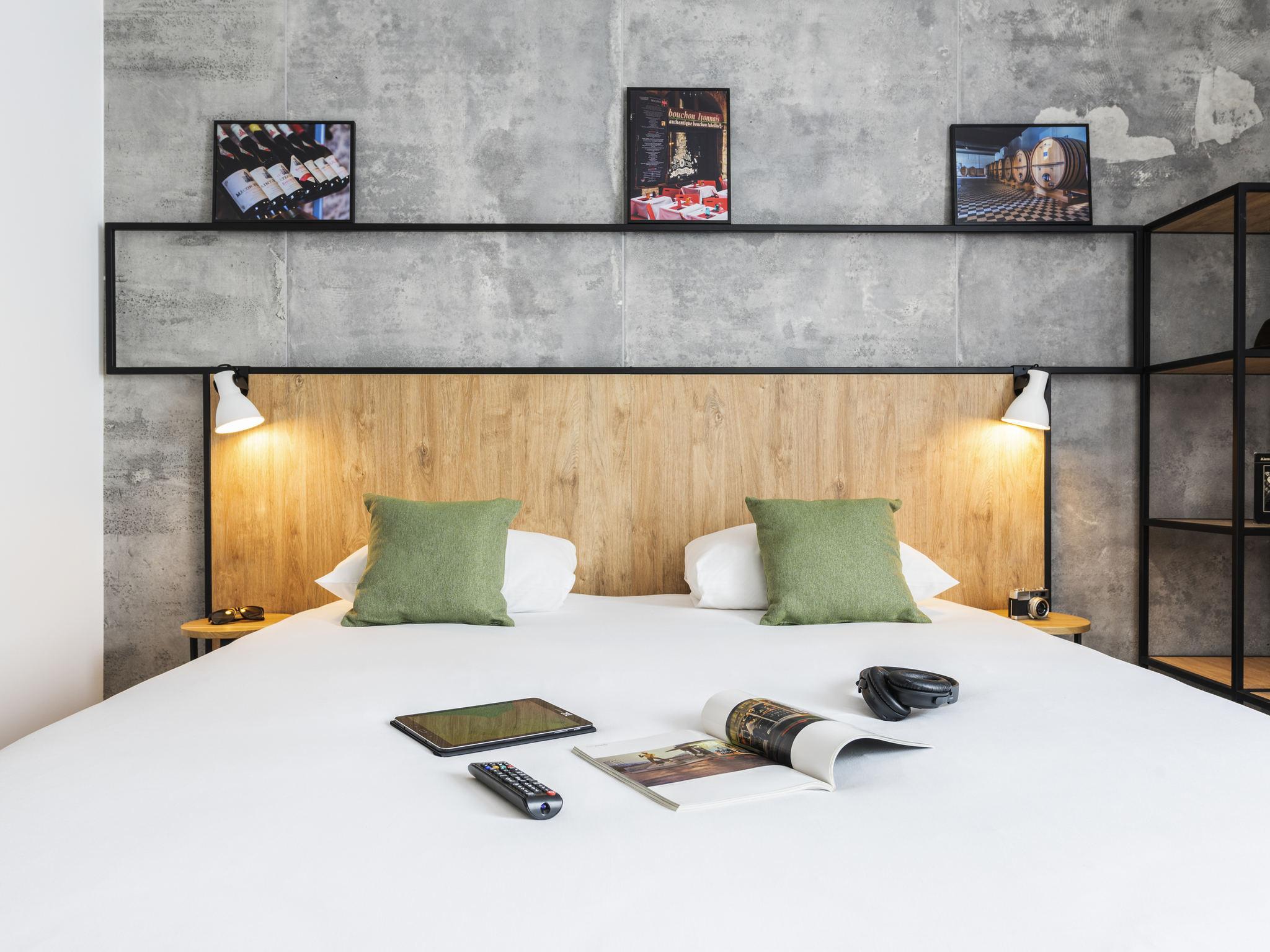Hotel Ibis Lyon Sud Oullins Exterior foto