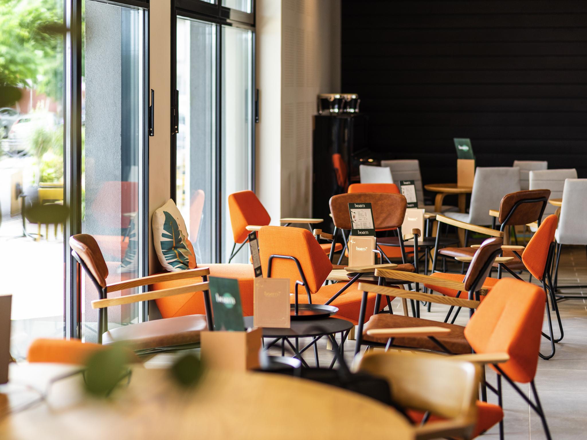 Hotel Ibis Lyon Sud Oullins Exterior foto